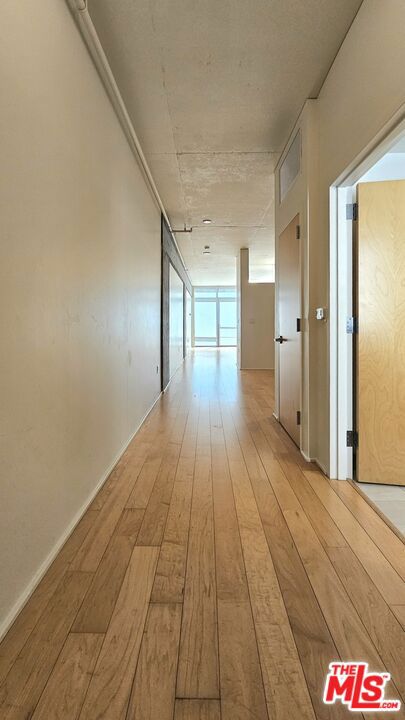 1100 S Hope Street 1005 Property Photo 5