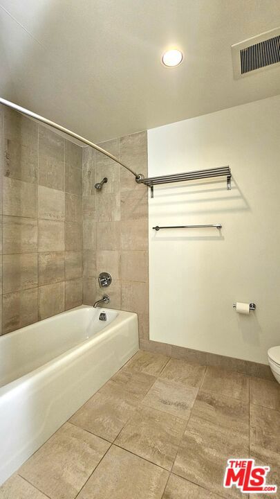 1100 S Hope Street 1005 Property Photo 7