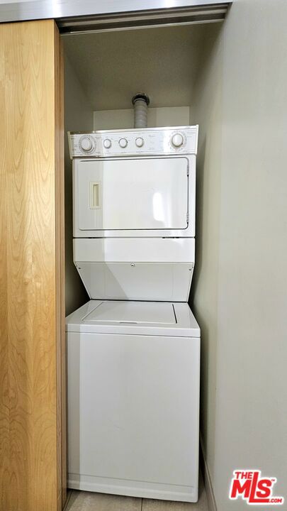1100 S Hope Street 1005 Property Photo 8