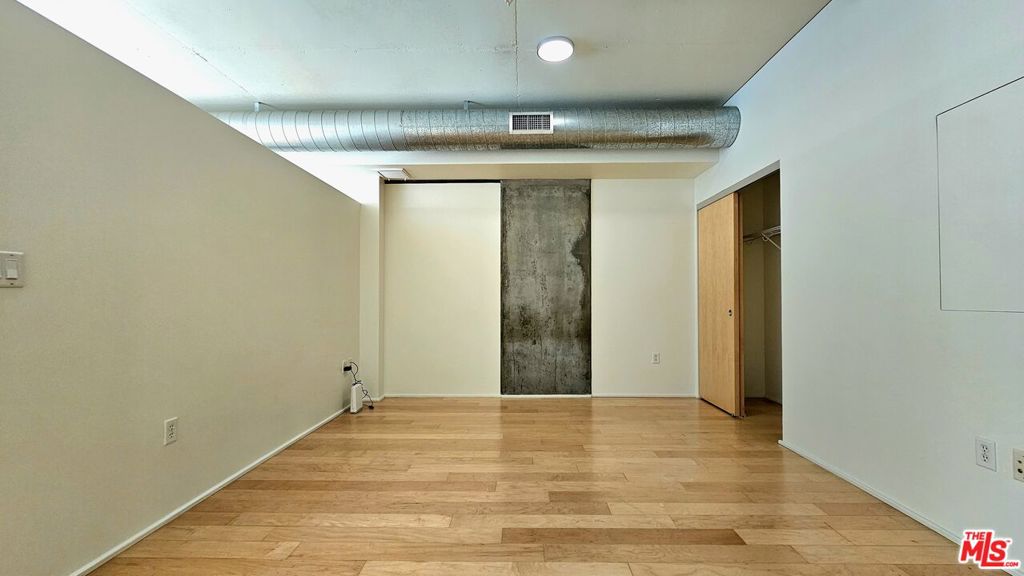 1100 S Hope Street 1005 Property Photo 10