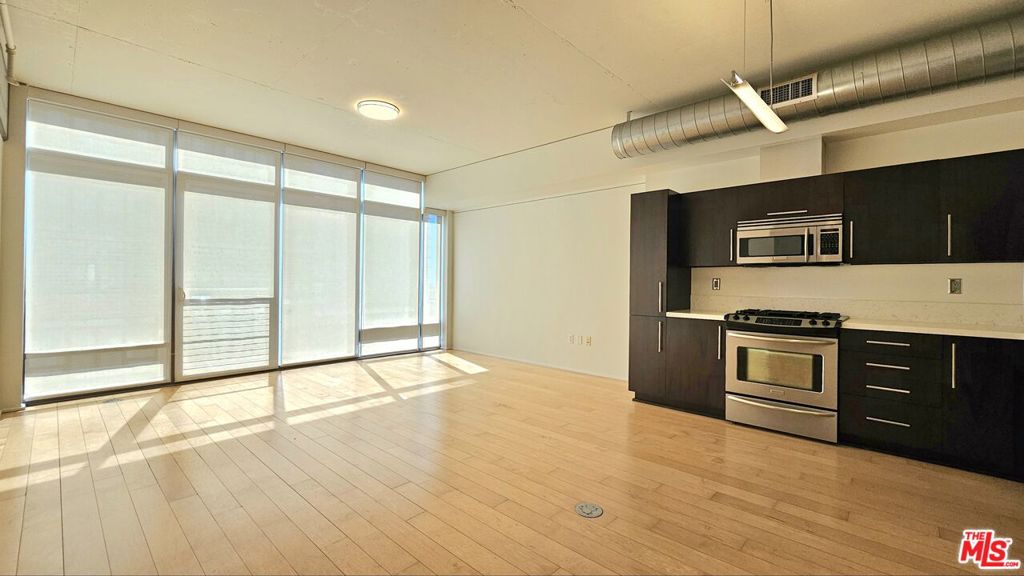 1100 S Hope Street 1005 Property Photo 22