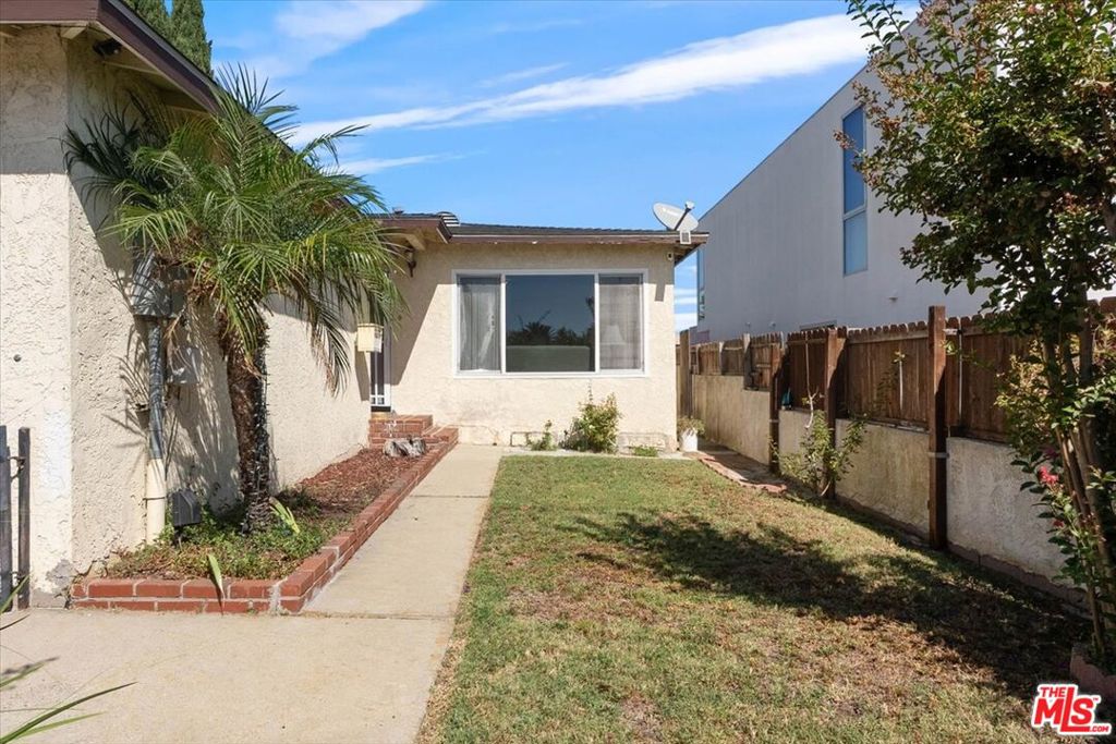 980 W Summerland Avenue Property Photo 4