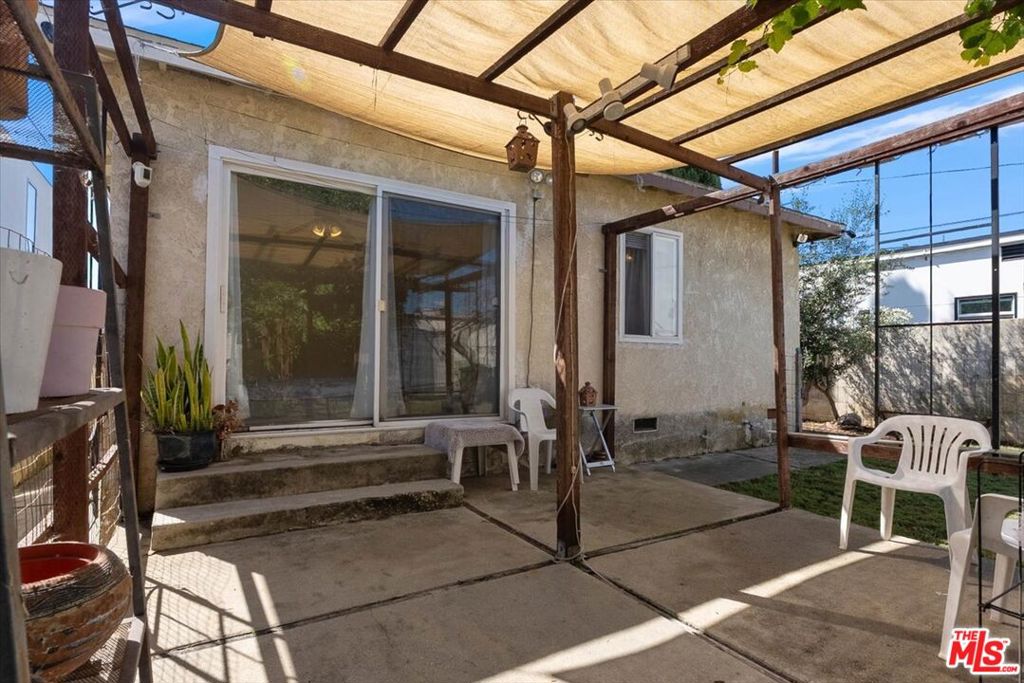 980 W Summerland Avenue Property Photo 16