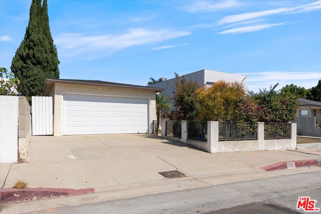 980 W Summerland Avenue Property Photo 23