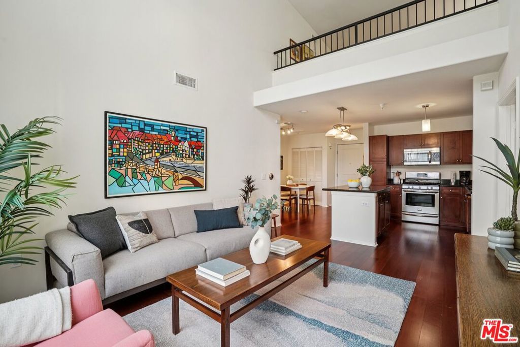 100 S Alameda Street 432 Property Photo 4