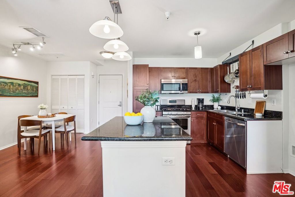 100 S Alameda Street 432 Property Photo 6