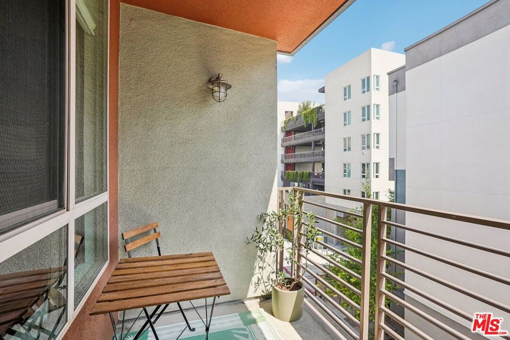 100 S Alameda Street 432 Property Photo 26
