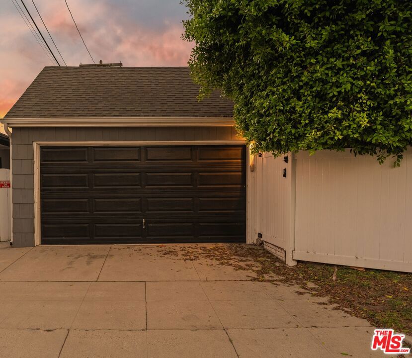 4954 Mammoth Avenue Property Photo 42