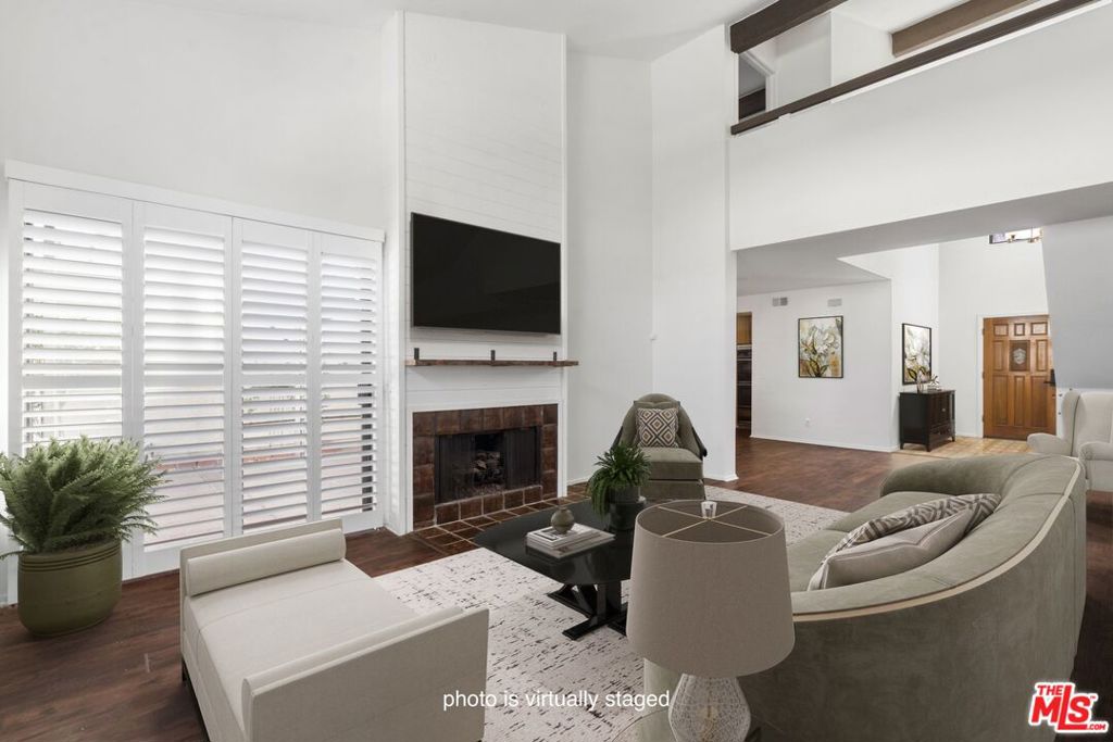 308 Pebble Beach Drive Property Photo 9