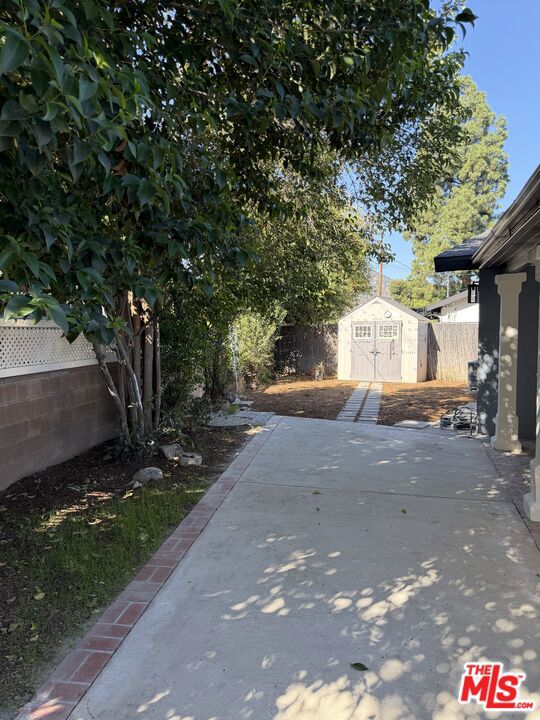 10419 Vassar Avenue Property Photo 11