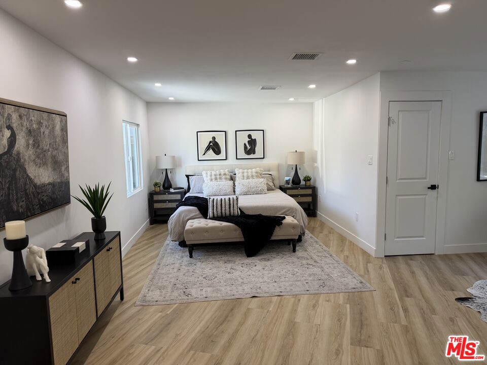 10419 Vassar Avenue Property Photo 25