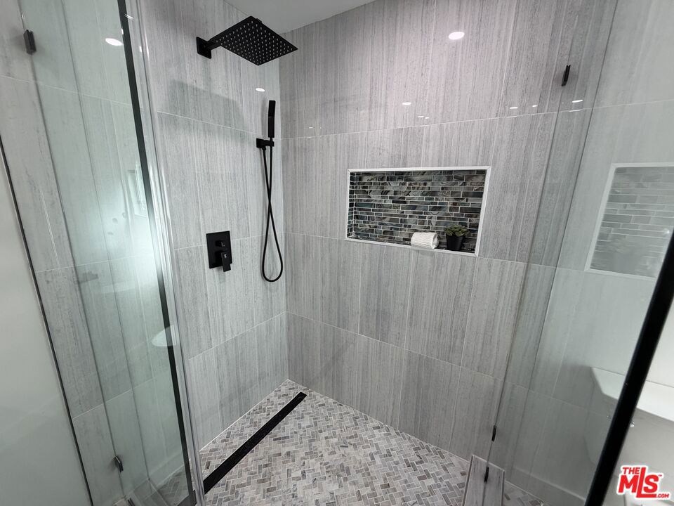 10419 Vassar Avenue Property Photo 32