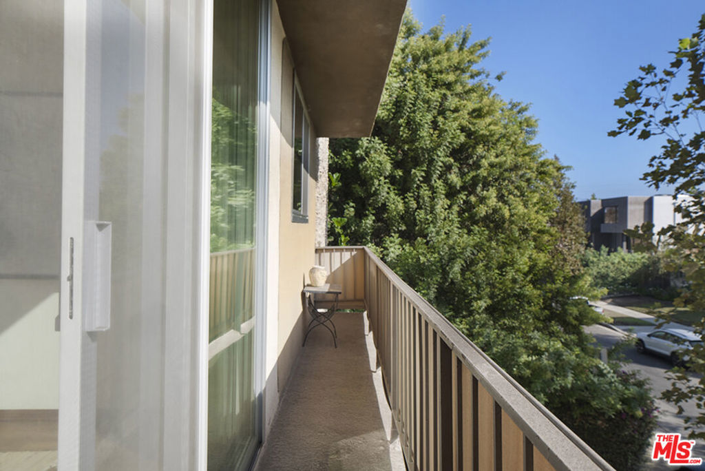 525 N Sycamore Avenue 306 Property Photo 24