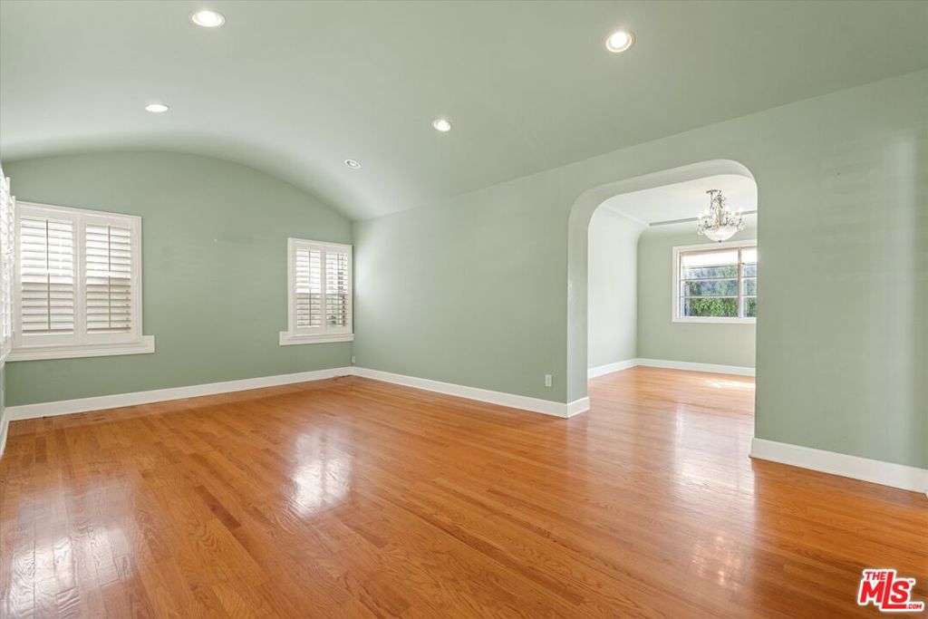 1540 Stanford Drive Property Photo 5
