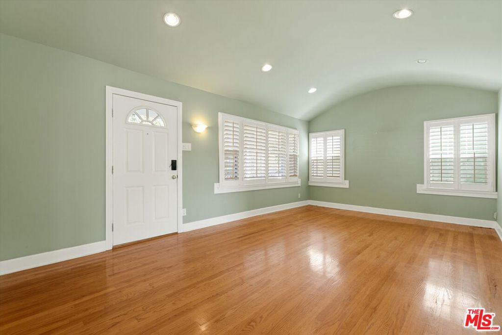 1540 Stanford Drive Property Photo 6