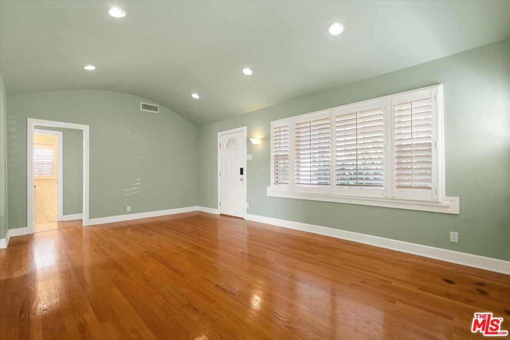 1540 Stanford Drive Property Photo 7