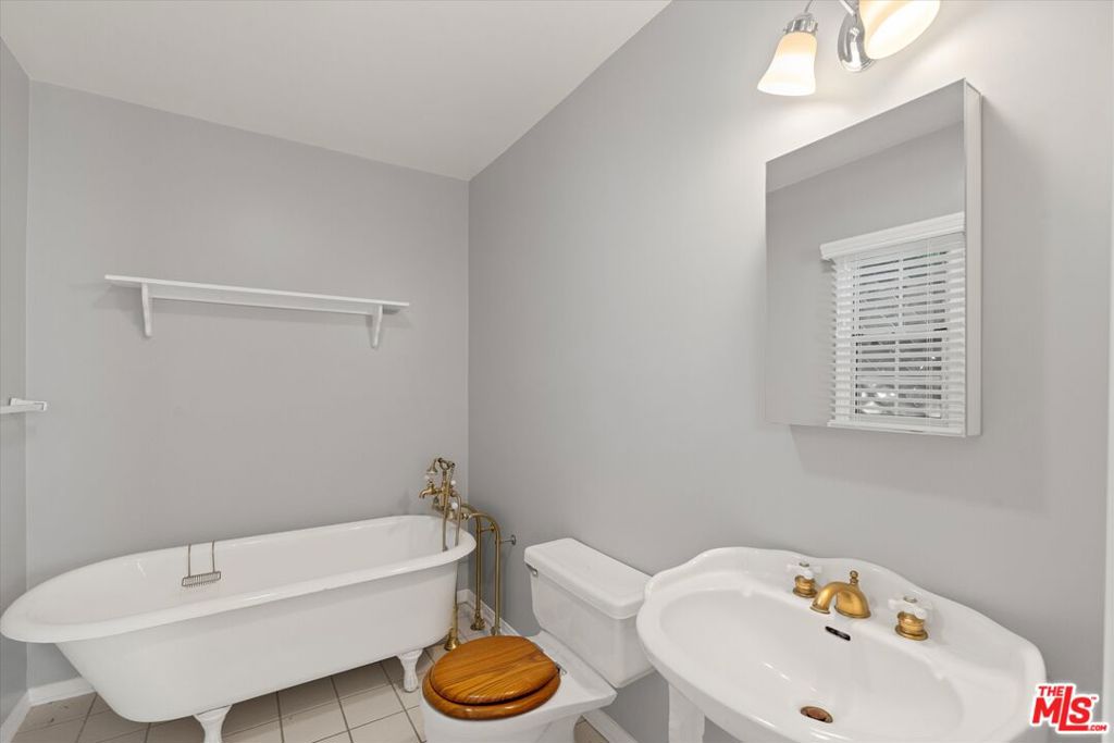 1540 Stanford Drive Property Photo 23
