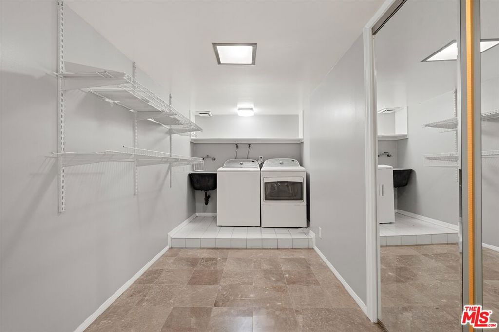 1540 Stanford Drive Property Photo 24
