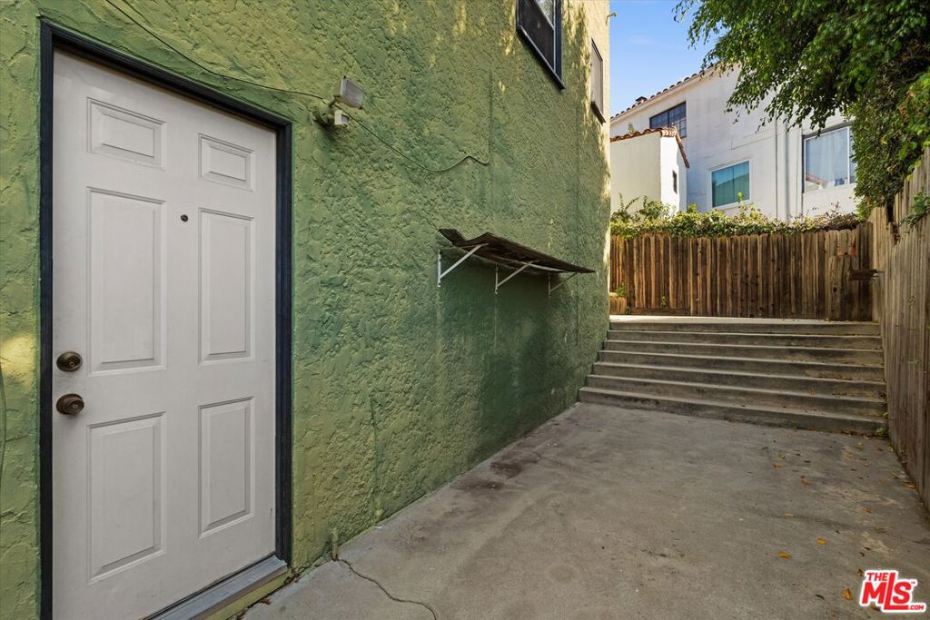 1540 Stanford Drive Property Photo 31