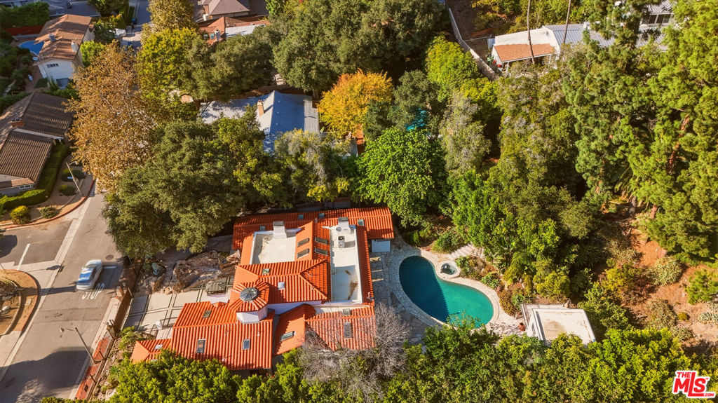 1260 Roscomare Road Property Photo 25