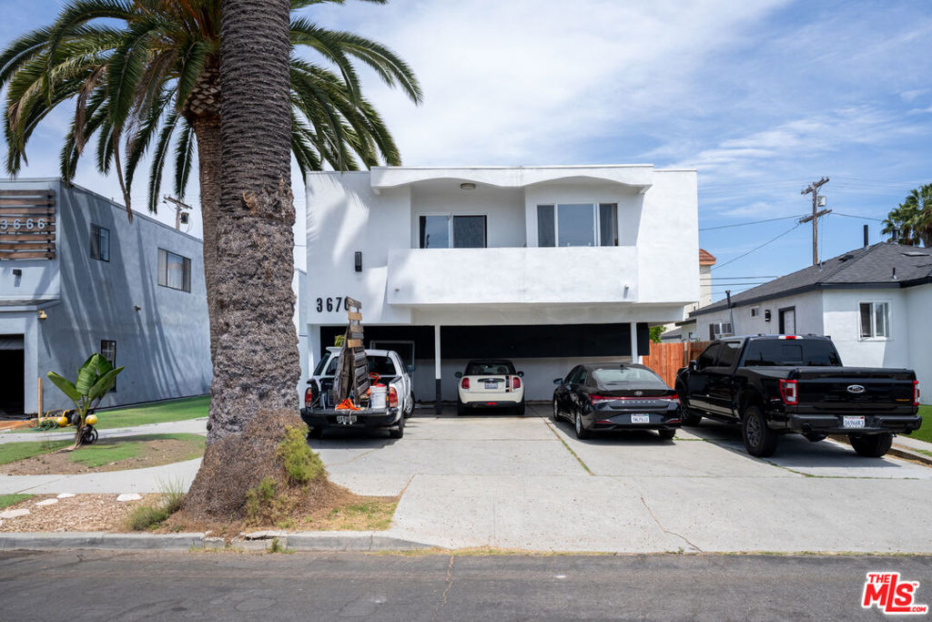 3670 Greenfield Avenue Property Photo 4