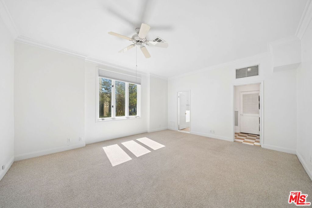 1424 N Crescent Heights Boulevard 10 Property Photo 20