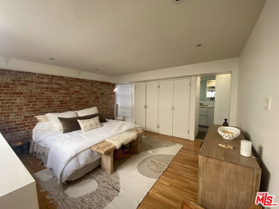 1318 Pacific Avenue Property Photo 3