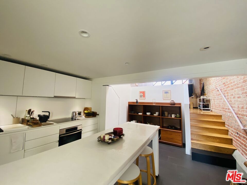 1318 Pacific Avenue Property Photo 7