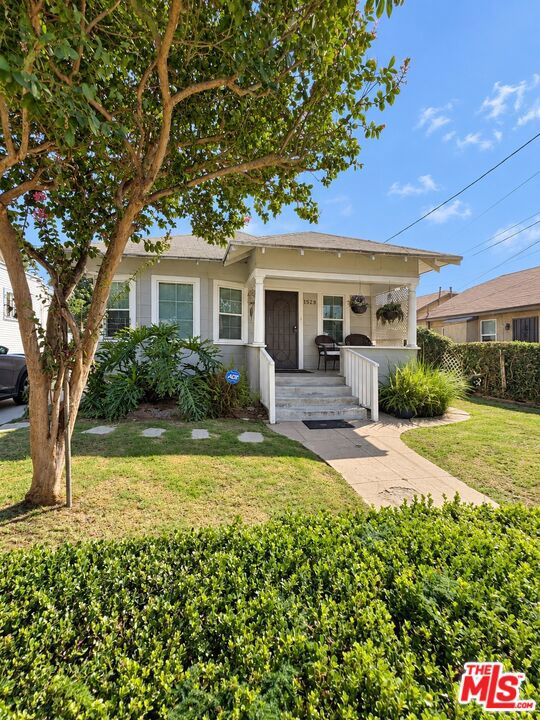 1528 W 36th Street Property Photo 1