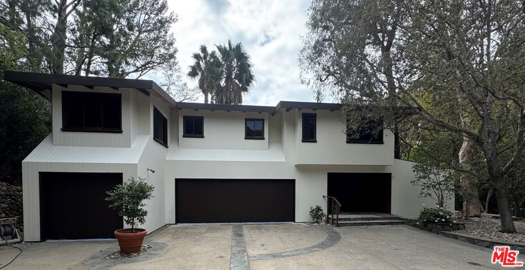 6377 Via Escondido Drive Property Photo 1