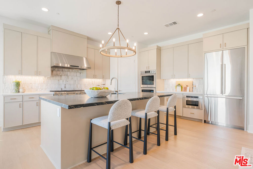 5640 Brittany Court Property Photo 7