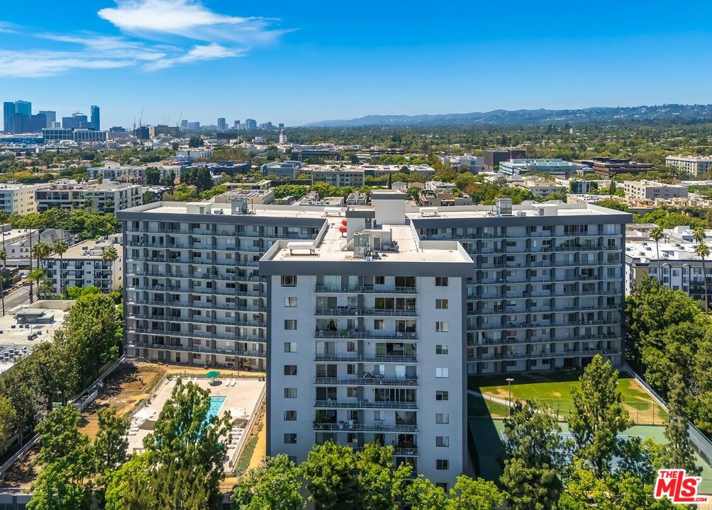 100 S Doheny Drive 313 Property Photo 1
