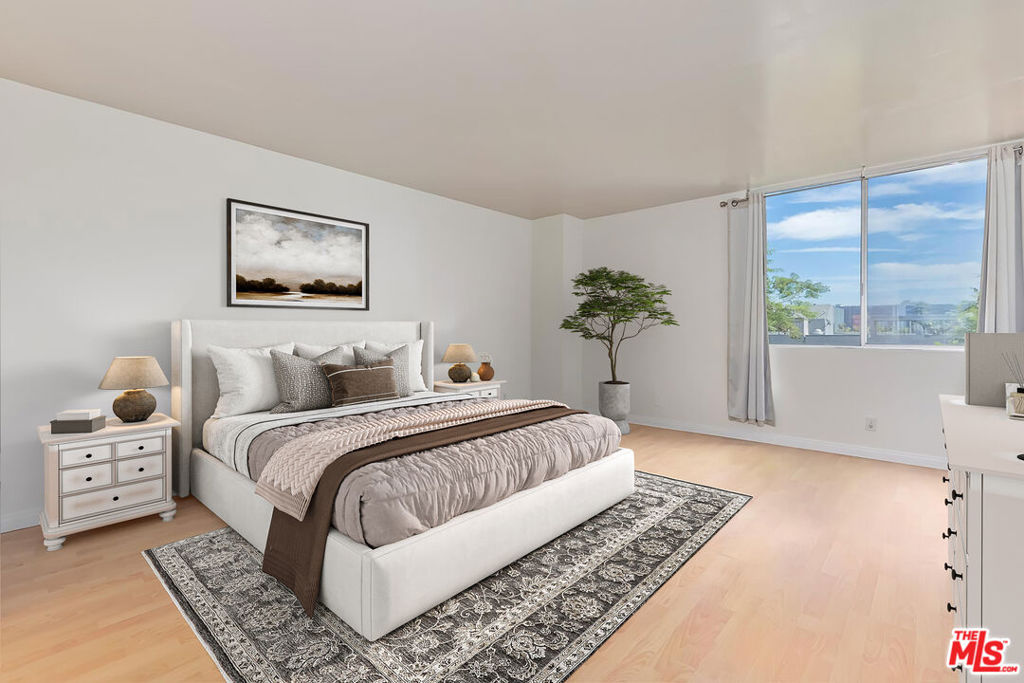 100 S Doheny Drive 313 Property Photo 6