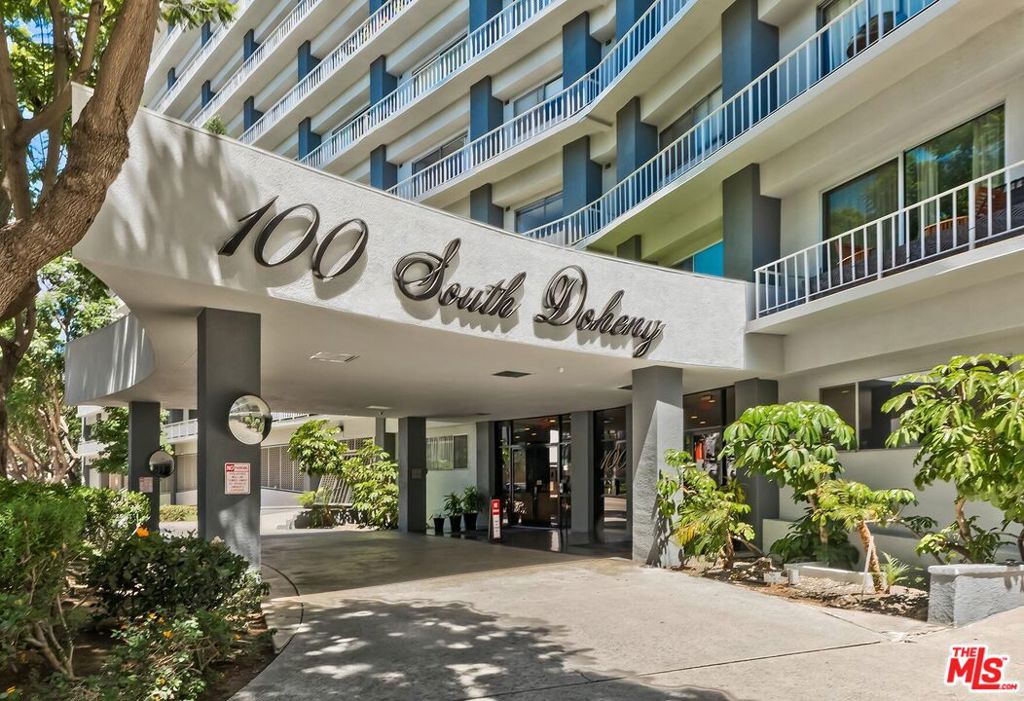 100 S Doheny Drive 313 Property Photo 14