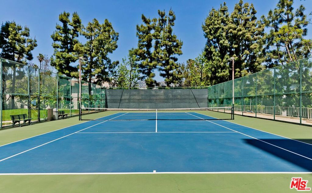 100 S Doheny Drive 313 Property Photo 19