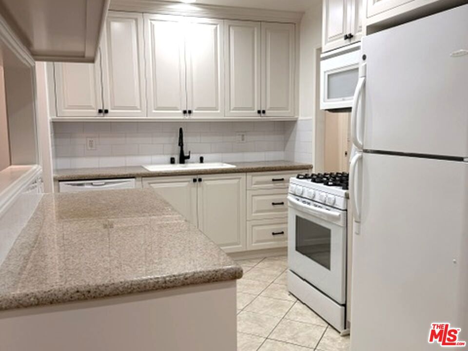 6313 Bluebell Avenue Property Photo 7