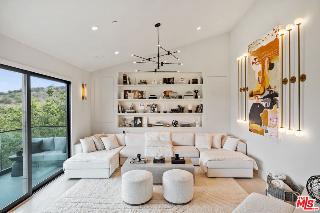 3656 Avenida Del Sol Property Photo 4