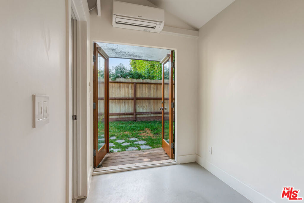 2401 32nd Street Property Photo 11