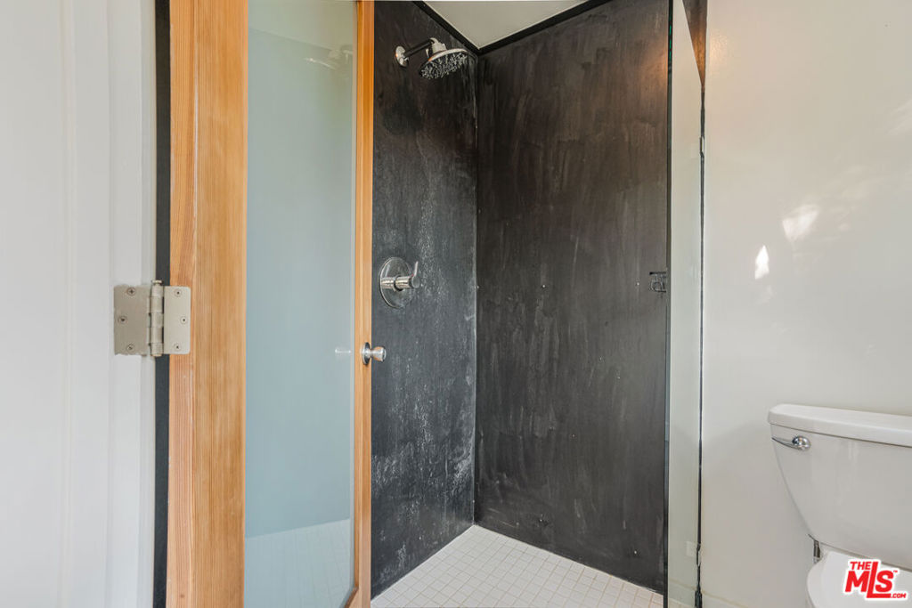 2401 32nd Street Property Photo 13