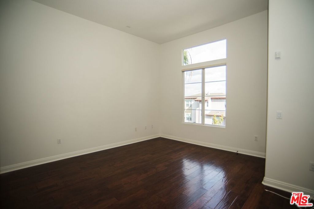 5831 Seawalk Drive 221 Property Photo 1