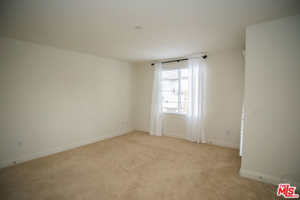 5831 Seawalk Drive 221 Property Photo 13