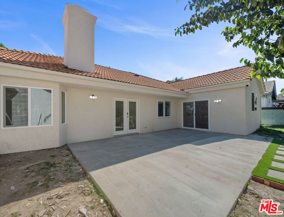 6243 Fallbrook Avenue Property Photo 35