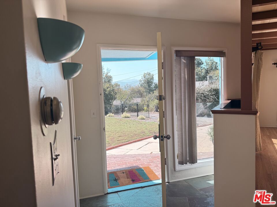 10517 Vail Drive Property Photo 3