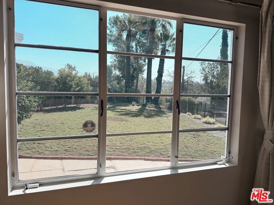 10517 Vail Drive Property Photo 4