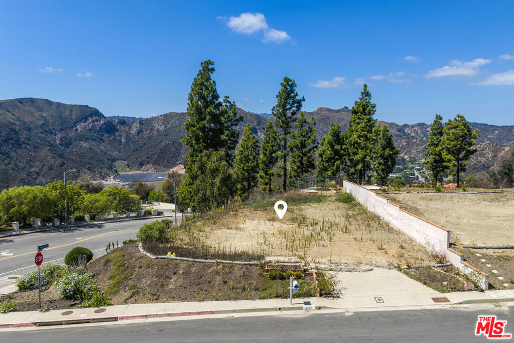 1405 El Bosque Court Property Photo 1
