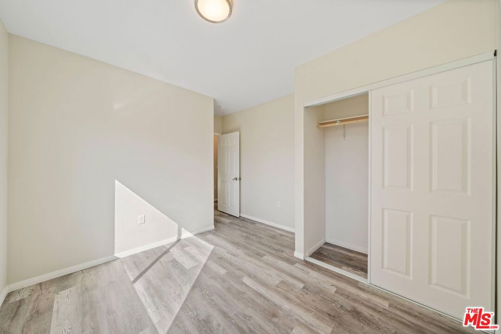 324 W 51st Street Property Photo 12