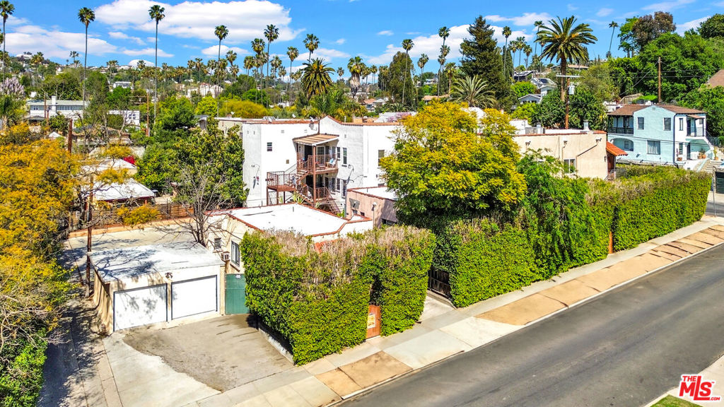 1135 N Coronado Street Property Photo 2