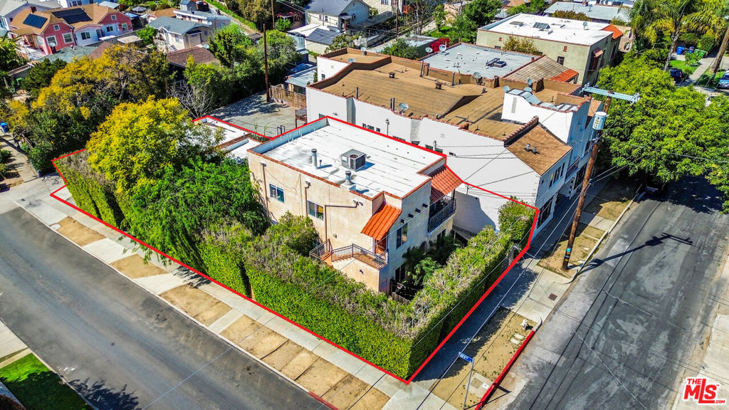 1135 N Coronado Street Property Photo 5