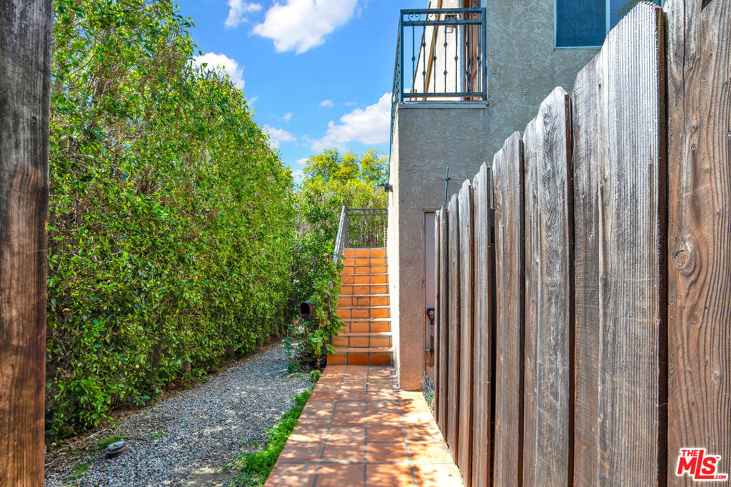 1135 N Coronado Street Property Photo 16