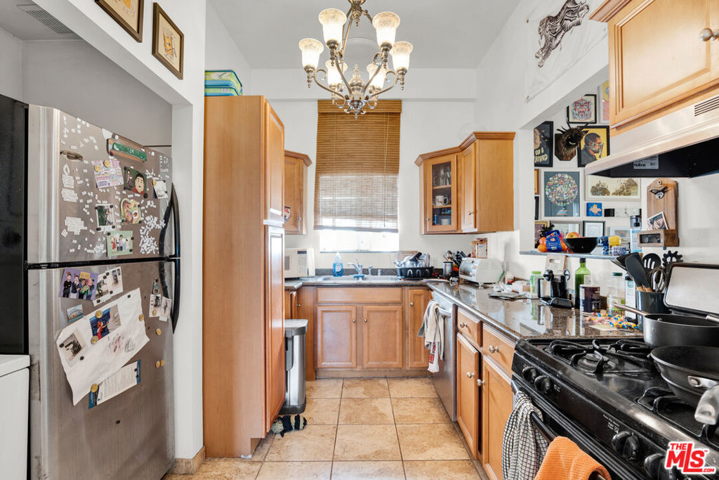 1135 N Coronado Street Property Photo 22